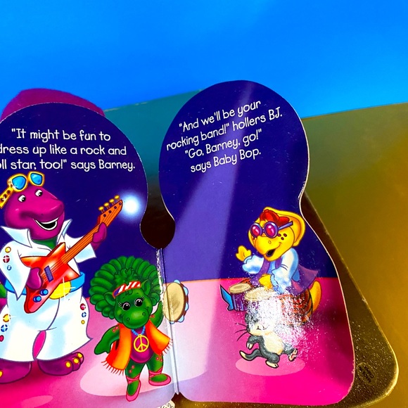 BARNEY THE PURPLE DINOSAUR VTG 2000 HAPPY HALLOWEEN PLUSH & BOARD BOOK - Picture 5 of 10